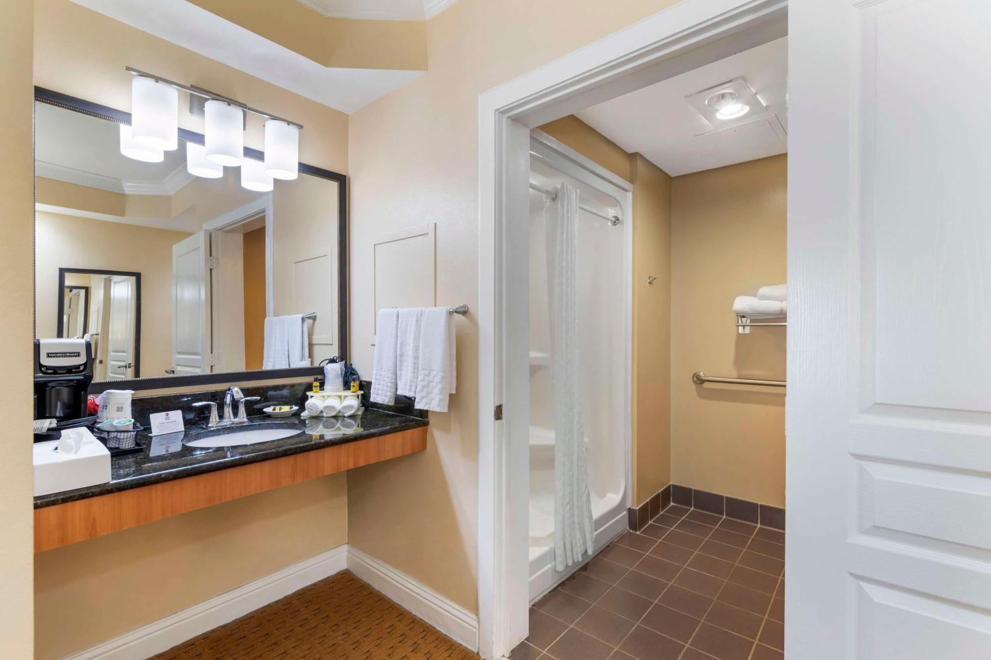 เบสต์ เวสเทิร์น พลัส คิงส์แลนด์ Hotel ภายนอก รูปภาพ