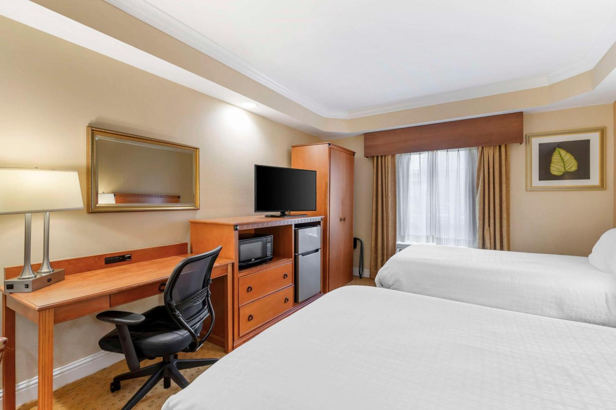 เบสต์ เวสเทิร์น พลัส คิงส์แลนด์ Hotel ภายนอก รูปภาพ