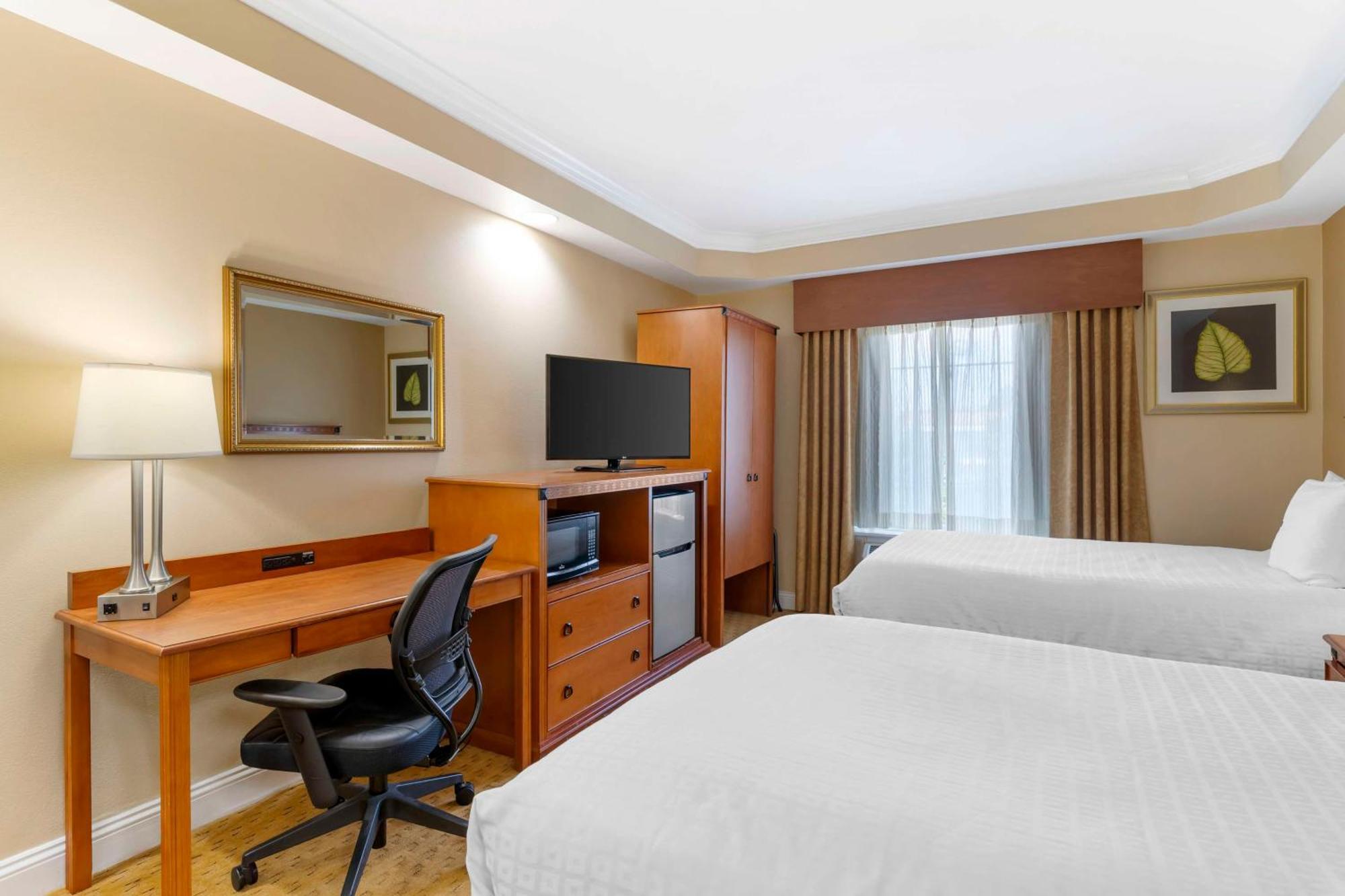 เบสต์ เวสเทิร์น พลัส คิงส์แลนด์ Hotel ภายนอก รูปภาพ