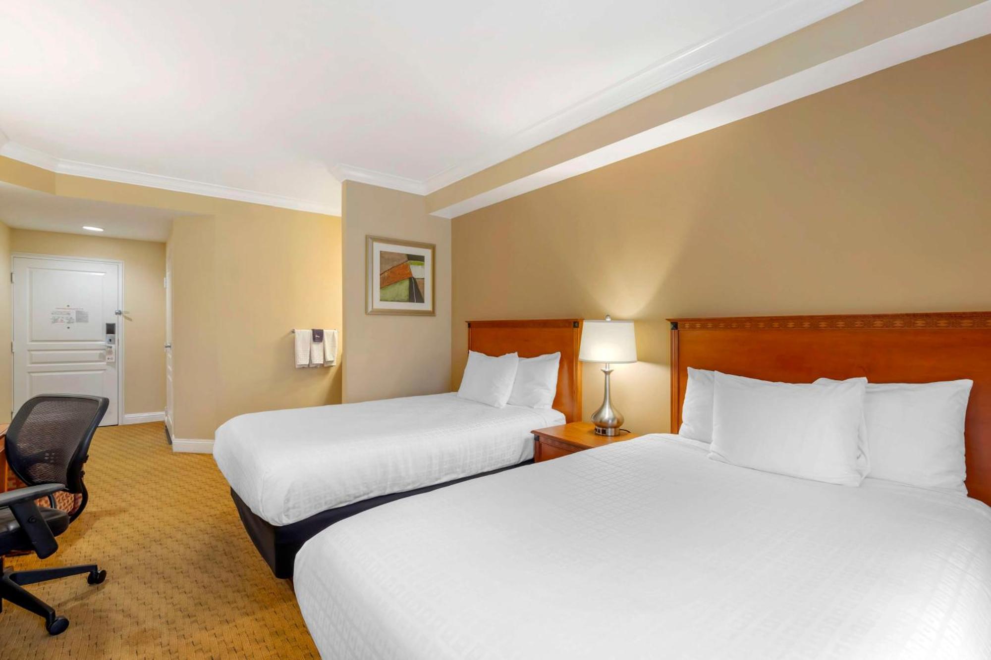 เบสต์ เวสเทิร์น พลัส คิงส์แลนด์ Hotel ภายนอก รูปภาพ